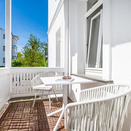 Strandvilla Glueckauf 4* Остзебад Бинц