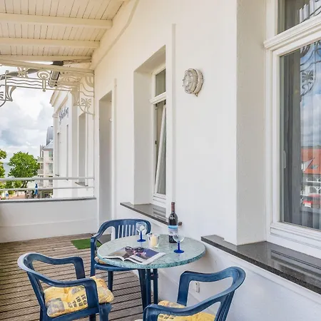 Апарт-отель Strandvilla Glueckauf Остзебад Бинц