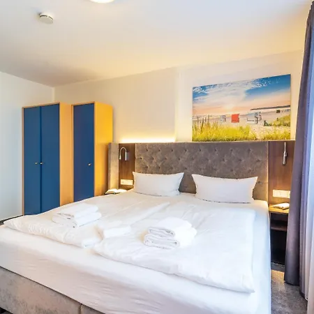 Strandvilla Glueckauf Апарт-отель Остзебад Бинц