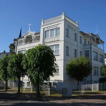 Strandvilla Glueckauf